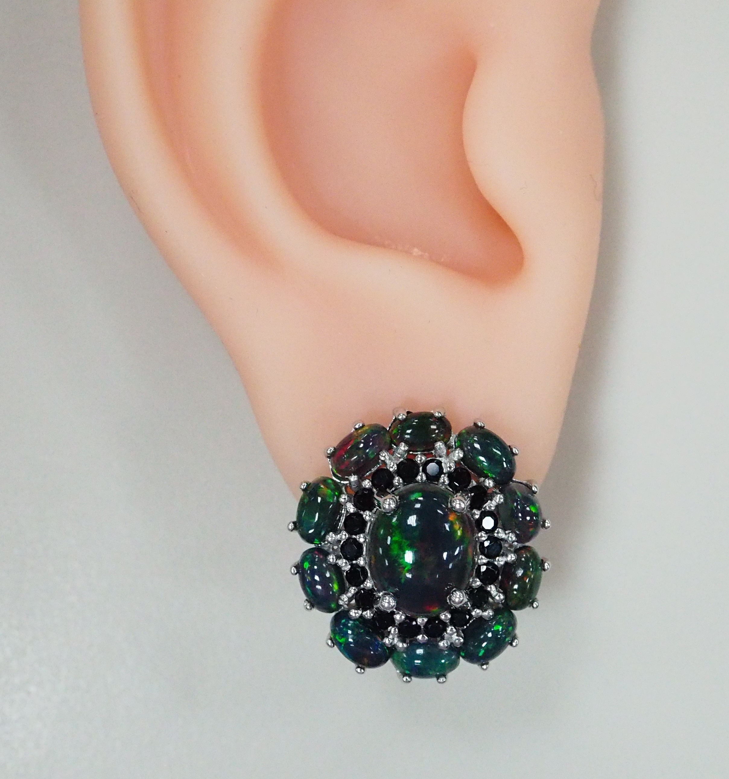 Серебряные серьги с опалами